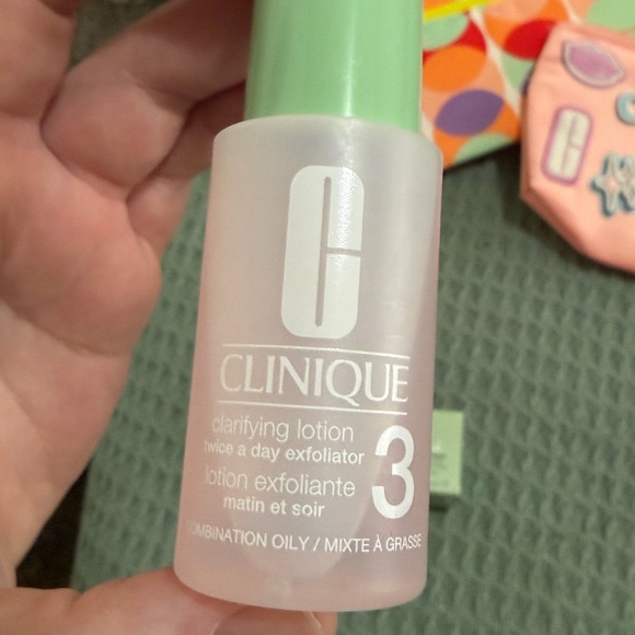 Clinique bundle of travel size items all New - Picture 8 of 10